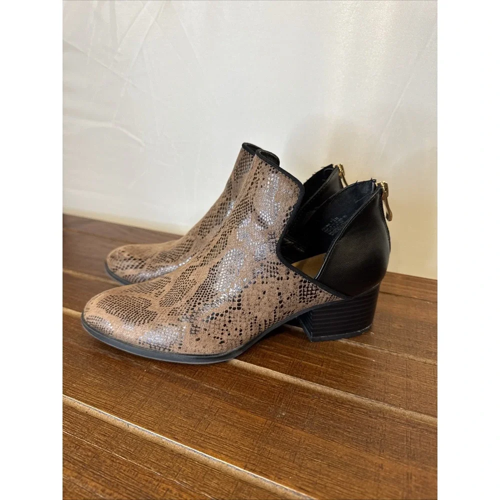 Andrew Geller Ankle Boots  Women's Size 7.5‎ M Black & Brown Zip Up Animal Print